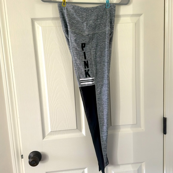 PINK ultimate xs leggings with partial mesh legs and pockets - Picture 3 of 5